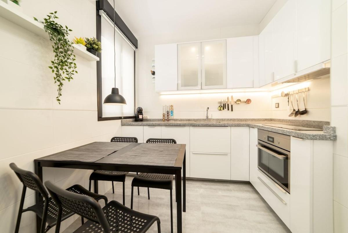 -Malagasunapts- Stylish City Centre Pool&Parking Luaran gambar